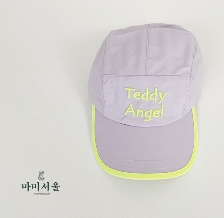 Gorra “Teddy Angel” con visera divertida